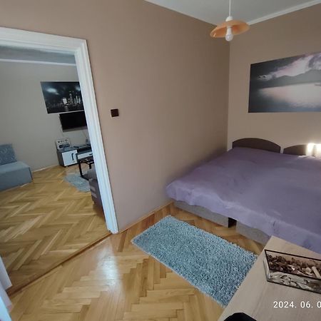 Startpont Apartman Pecs Exterior photo