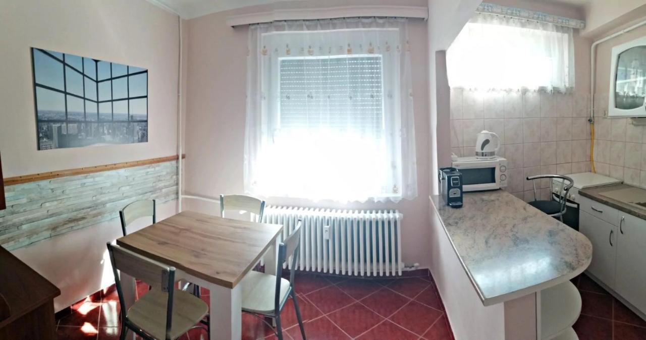 Startpont Apartman Pecs Exterior photo