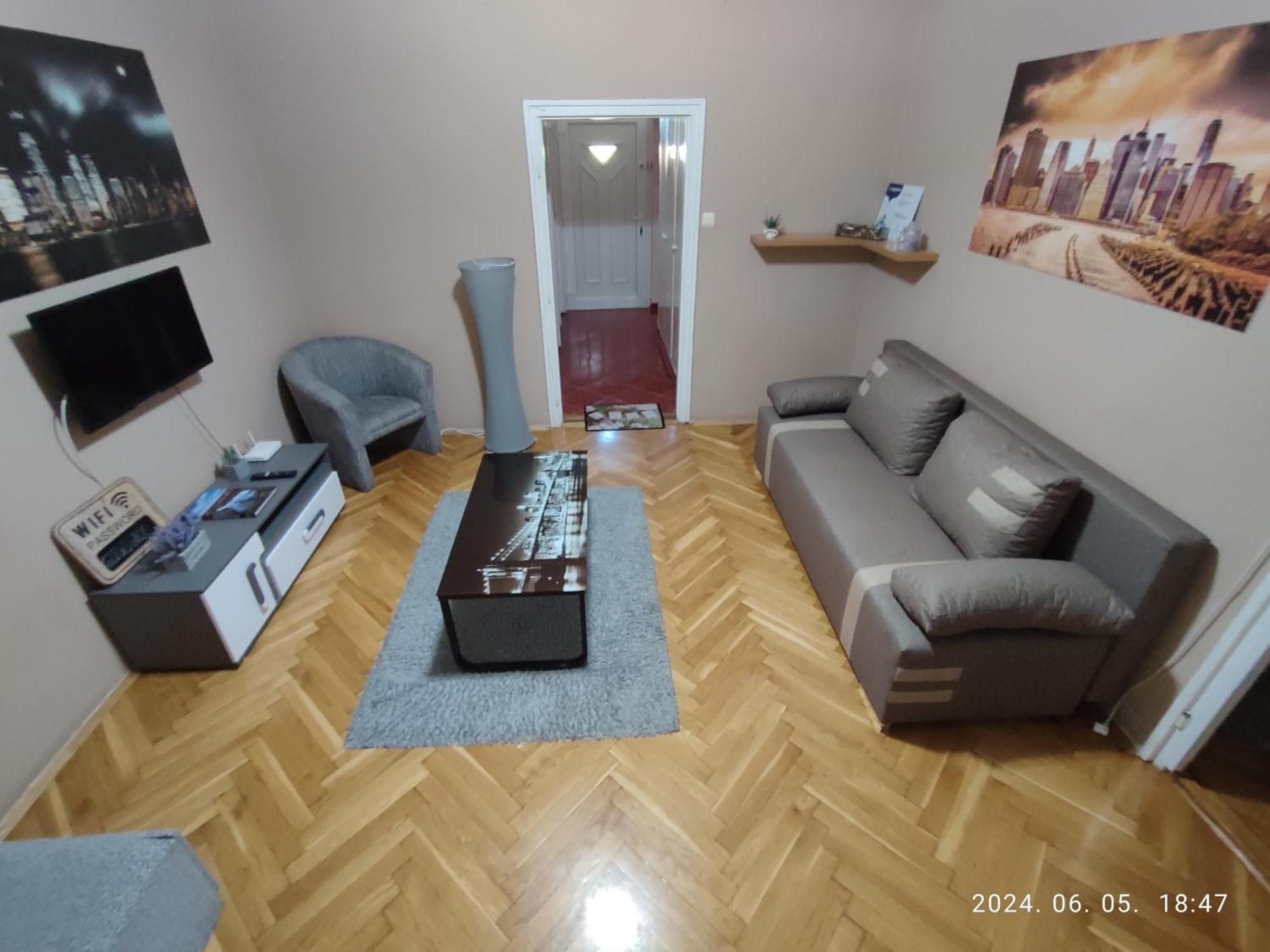 Startpont Apartman Pecs Exterior photo