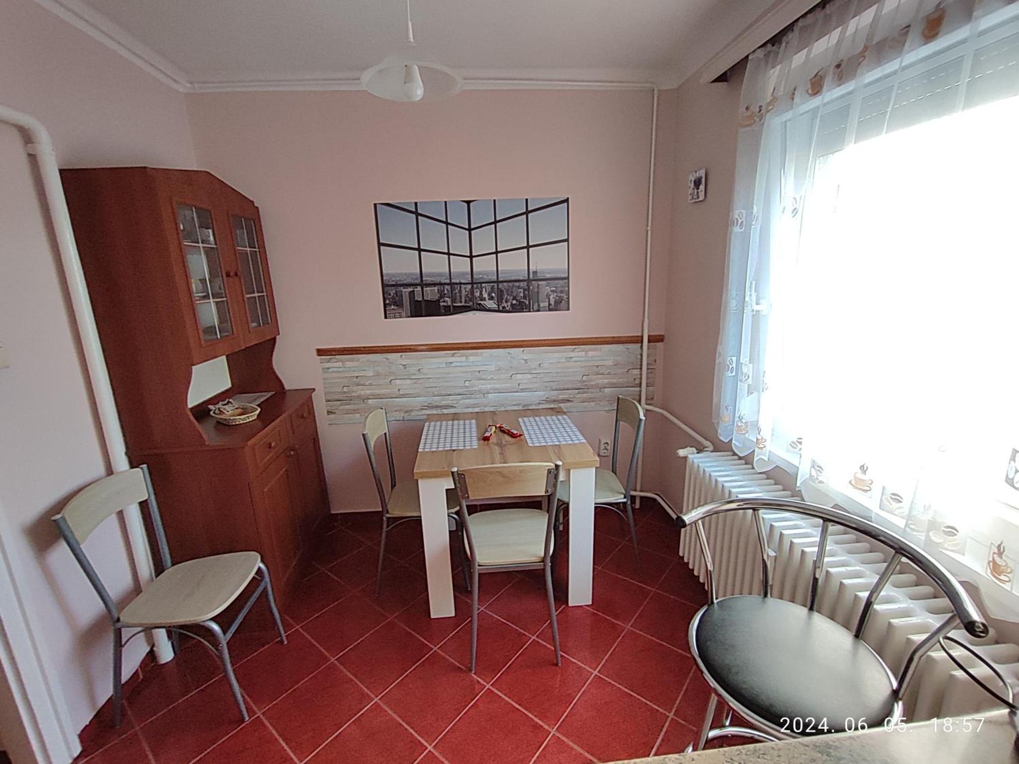 Startpont Apartman Pecs Exterior photo